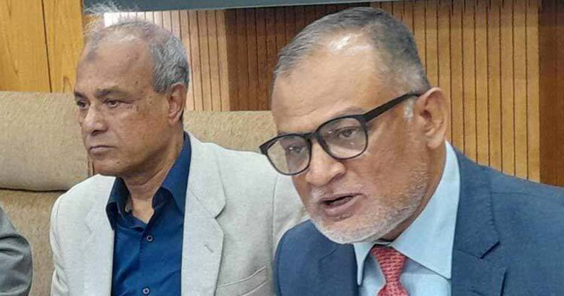 সংবাদ সম্মেলনে বাণিজ্য উপদেষ্টা শেখ বশিরউদ্দীন