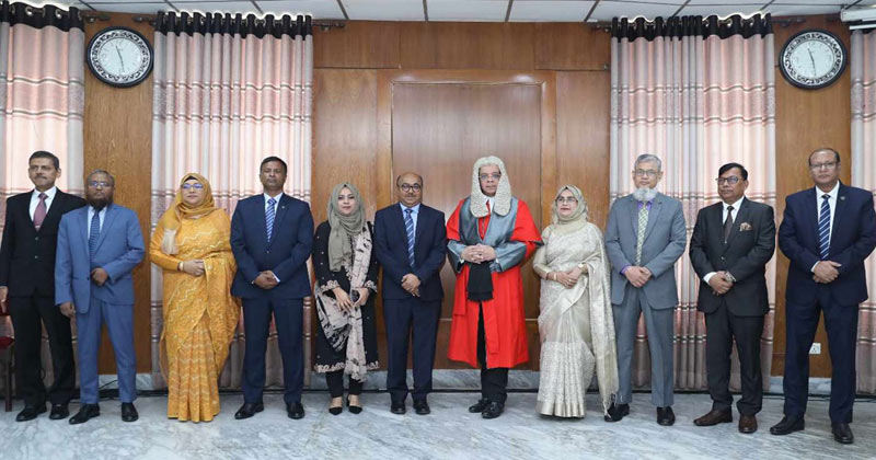 পিএসসির ৭ সদস্যকে শপথ পড়ান প্রধান বিচারপতি, ছবি: সংগৃহীত