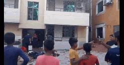 সাবেক রেলমন্ত্রীর বাড়িতে ভাঙচুর, আগুন