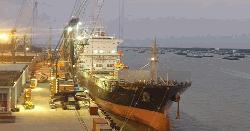 অর্থনীতিতে নতুন সম্ভাবনায় মোংলা বন্দরএ