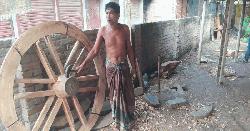 বিলুপ্তির পথে লালপুরের ঐতিহ্যবাহী চাকা শিল্প