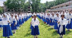 স্কুলে কমছে উপস্থিতি, কোচিং-বাণিজ্যে ঝুঁকে পড়ছে শিক্ষার্থীরা