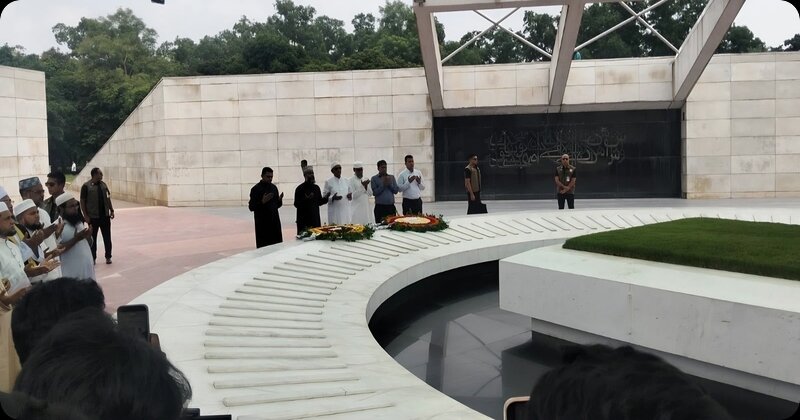 শপথের আগে জিয়া-খালেদার কবর জিয়ারত করলেন মির্জা ফখরুল